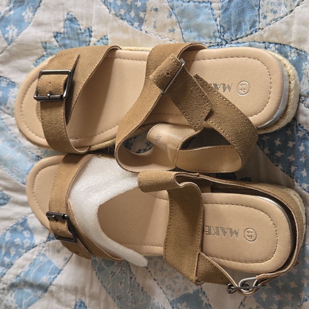 Open toe sandals
